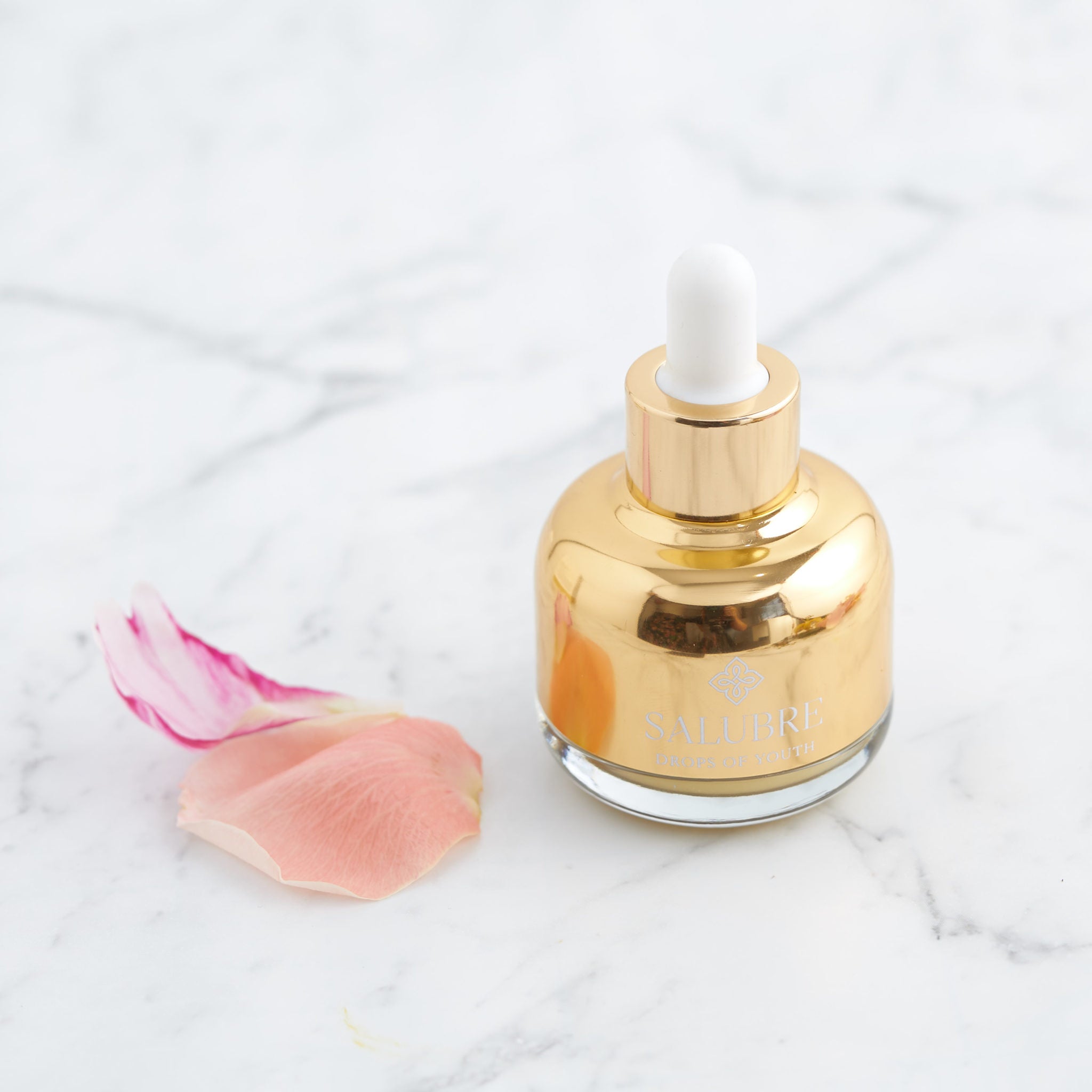 Anti-Oxidant anti-wrinkle serum to reduce the appearance of fine lines and wrinkles.