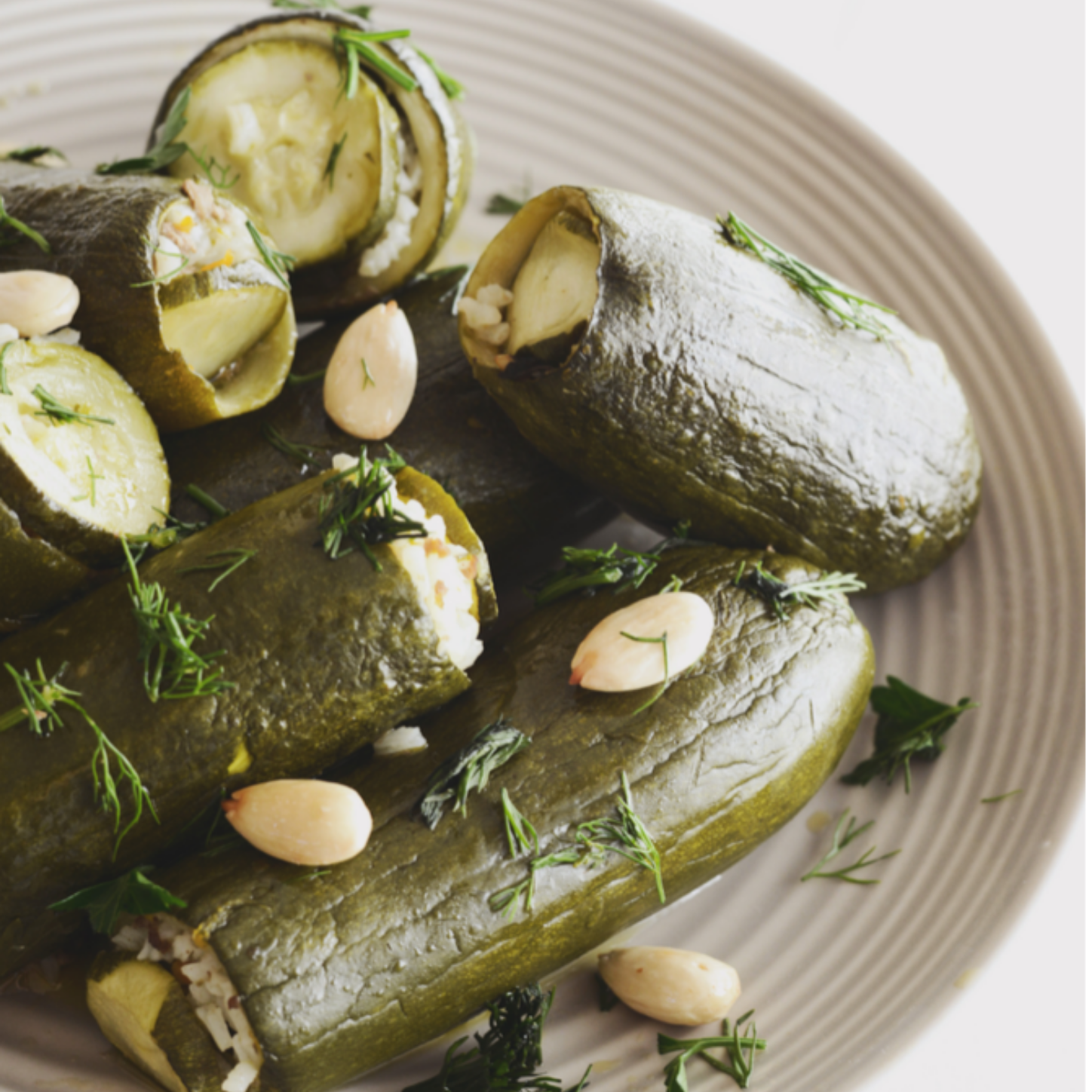 Support the body's natural ability to heal psoriasis by improving your diet and gut health.